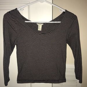 Half sleeve crop top